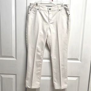 Chico’s Natural 5 Pocket Ultra Fit Canvas Mid Rise Pants Size 1.5 / L Slim